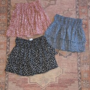 Zara set of 3 girl Floral Ruffle Mini Skorts in Pink, Blue & Black